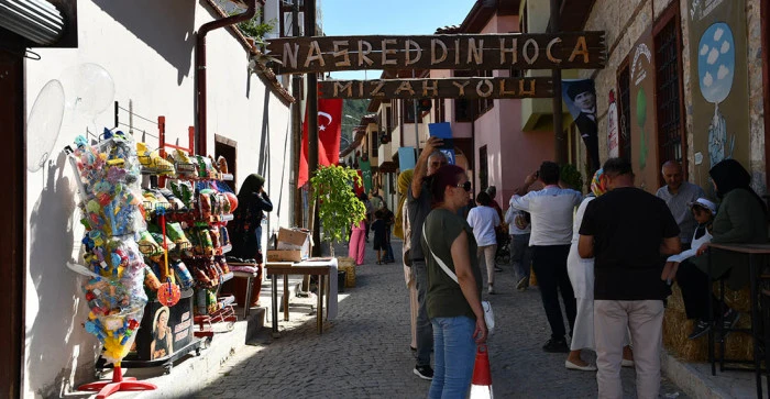 Nasreddin Hoca Mizah Yolu Dikkat Çekiyor