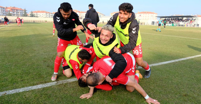 Akşehir Spor Namağlup Manavgat’ı Unvanından Etti: 2-1