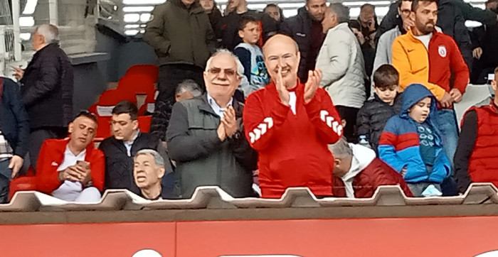 Akşehirspor’da Yüzler Gülüyor: 2 – 0