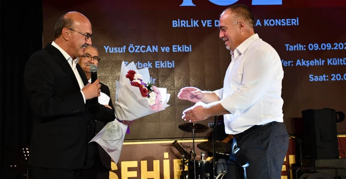 CHP’nin 102. Kuruluş Yıldönümü Akşehir’de Coşkuyla Kutlandı