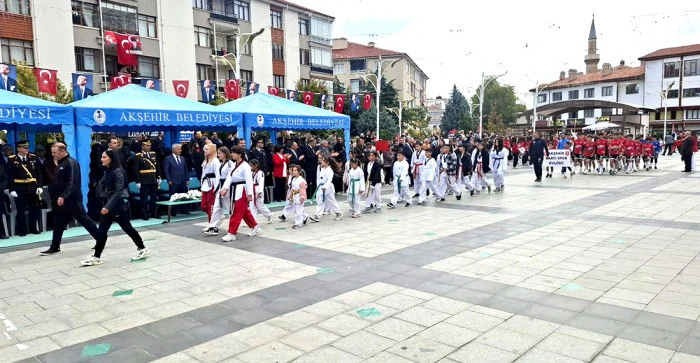 Cumhuriyet’in 102. Yılı Akşehir’de Coşkuyla Kutlandı