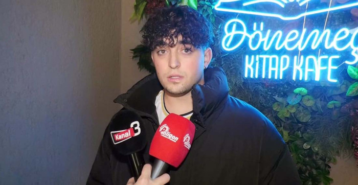 Akşehirli Gençler Dönemeç Kitap Kafe'yi Çok Seviyor