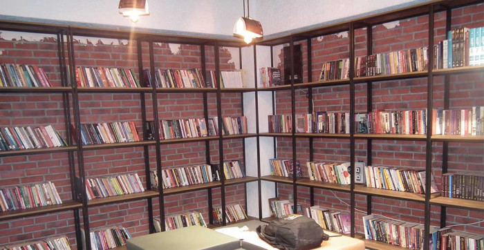 Akşehirli Gençler Dönemeç Kitap Kafe'yi Çok Seviyor