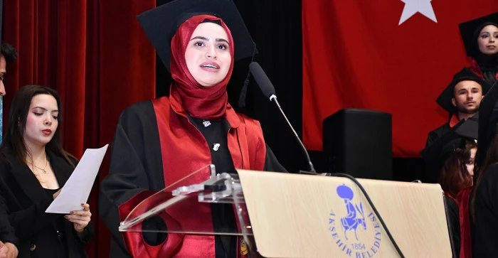 AKŞEHİR KADİR YALLAG&Ouml;Z SAĞLIK Y&Uuml;KSEKOKULU&rsquo;NDA MEZUNİYET SEVİNCİ