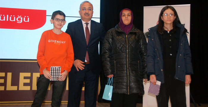 Modern Çağın Sorunu ‘Baba Yoksunluğu’ Konferansına Yoğun İlgi