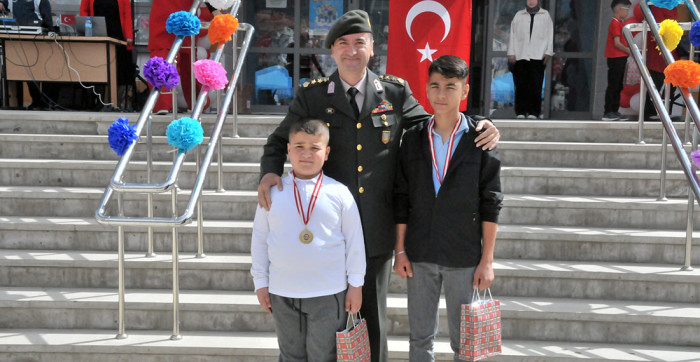 Bu Yıl 23 Nisan Kutlamalarının Adresi Akşehir İlkokulu Oldu