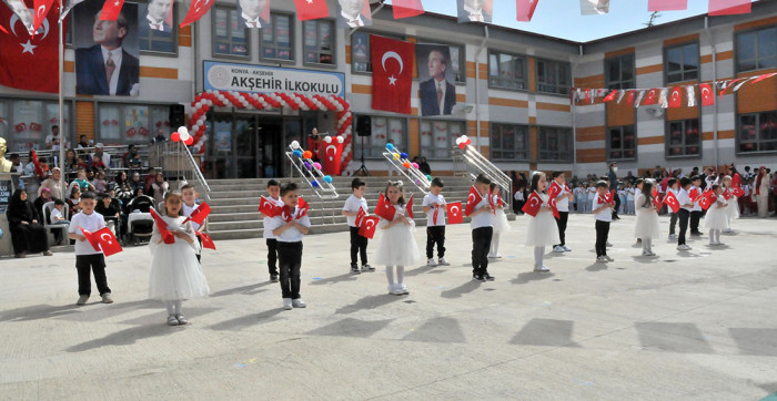Bu Yıl 23 Nisan Kutlamalarının Adresi Akşehir İlkokulu Oldu