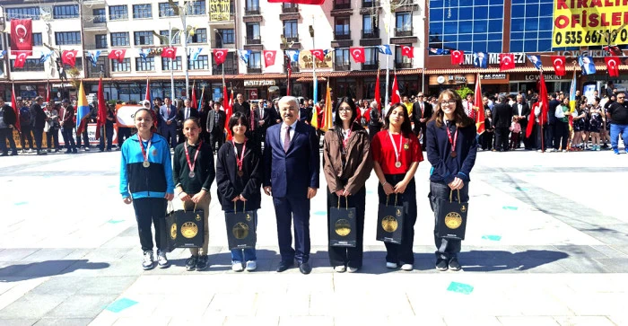 AKŞEHİR'DE 19 MAYIS COŞKUSU