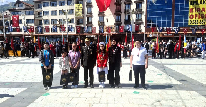 AKŞEHİR'DE 19 MAYIS COŞKUSU