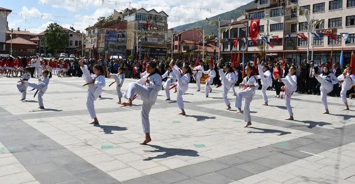 AKŞEHİR'DE 19 MAYIS COŞKUSU