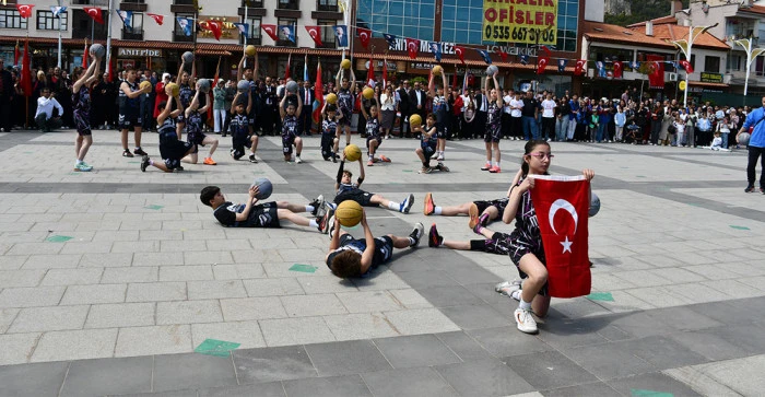 AKŞEHİR'DE 19 MAYIS COŞKUSU