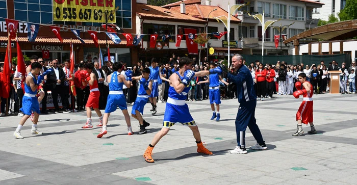 AKŞEHİR'DE 19 MAYIS COŞKUSU