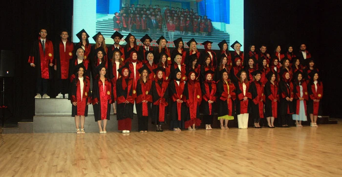 Akşehir Kadir Yallagöz Sağlık Yüksekokulu’nda Mezuniyet Sevinci