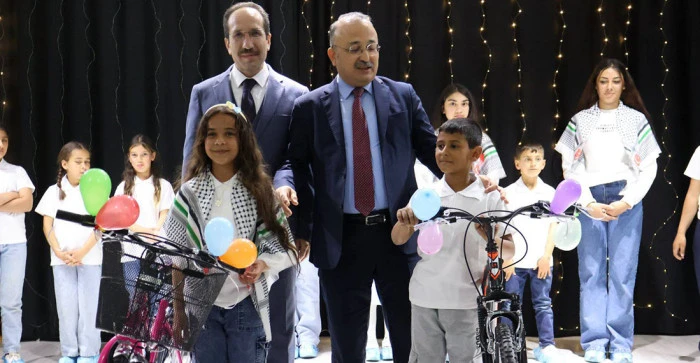 Akşehir’de Roman Çocuklara Yönelik Açılan Kur’an Kursu Kapanış Programıyla Sona Erdi