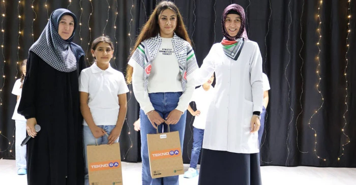 Akşehir’de Roman Çocuklara Yönelik Açılan Kur’an Kursu Kapanış Programıyla Sona Erdi