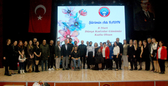 AKM’de Şiirler Müzik Nağmeleriyle Ziyafete Dönüştü