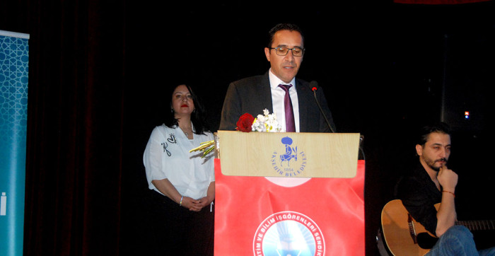 AKM’de Şiirler Müzik Nağmeleriyle Ziyafete Dönüştü