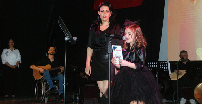 AKM’de Şiirler Müzik Nağmeleriyle Ziyafete Dönüştü
