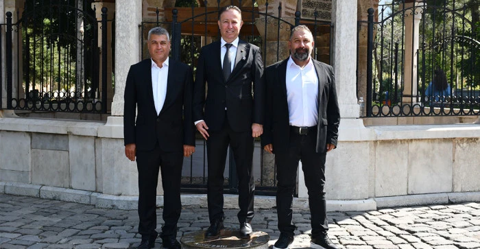 ENDER KALKAN&rsquo;DAN İKİNCİ D&Ouml;NEM İ&Ccedil;İN G&Uuml;&Ccedil;L&Uuml; ADIM! ADAYLIĞINI NASREDDİN HOCA&rsquo;NIN HUZURUNDA A&Ccedil;IKLADI