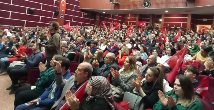 AKM’de Bu Vatan Bizim Coşkusu