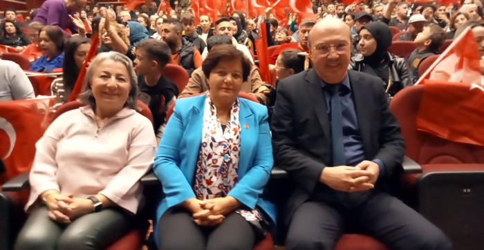 AKM’de Bu Vatan Bizim Coşkusu
