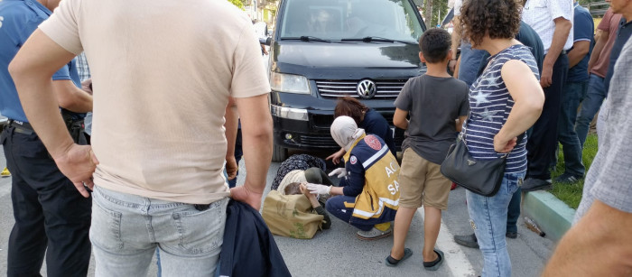 Yaşlı Kadına Çarpmamak İçin Kaza Yaptı