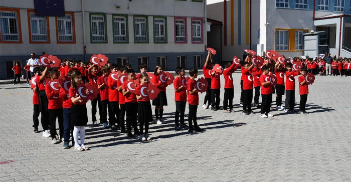Akşehir’de İlköğretim Haftası Kutlama Programı Yıldırım Beyazid İlkokulu’nda Yapıldı
