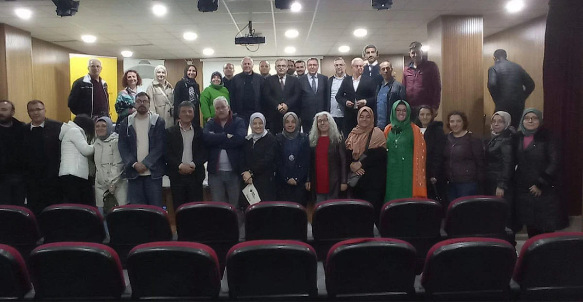Akşehir Edebiyat Akademisi 3. Hafta Programında Hz. Mevlana Konuşuldu