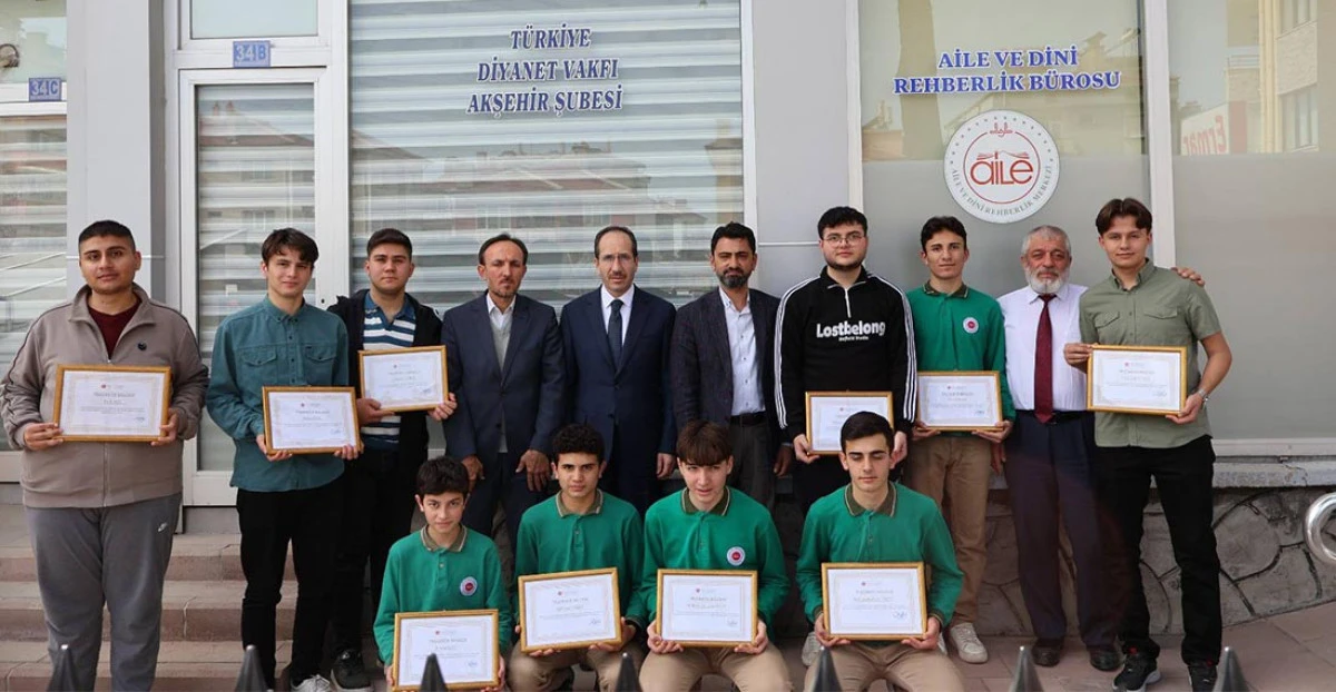 Akşehir Müftülüğü’nden Hatimle Teravih Kıldıran Din Görevlilerine Teşekkür Belgesi