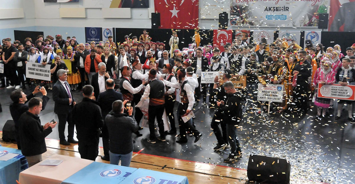 Akşehir’deki Yarışmada Düzenlemesiz Dalda Türkiye Birincisi Ağrı Cumhuriyet Anadolu Lisesi Oldu