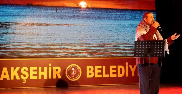 Akşehir Hasan Sağındık Konseri ve Şiirlerle Dolu Bir Akşam Yaşadı