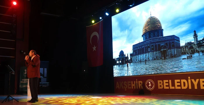 Akşehir Hasan Sağındık Konseri ve Şiirlerle Dolu Bir Akşam Yaşadı