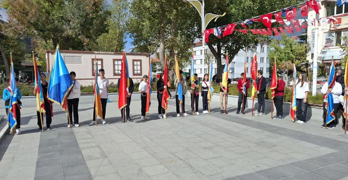 Akşehir’de Cumhuriyet Bayramı Kutlamaları Çelenk Sunma Töreniyle Başladı