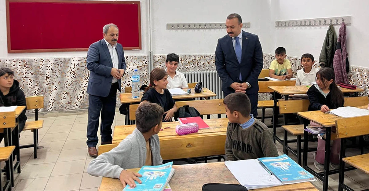 Kaymakam Pelvan'dan Okul Ziyaretleri