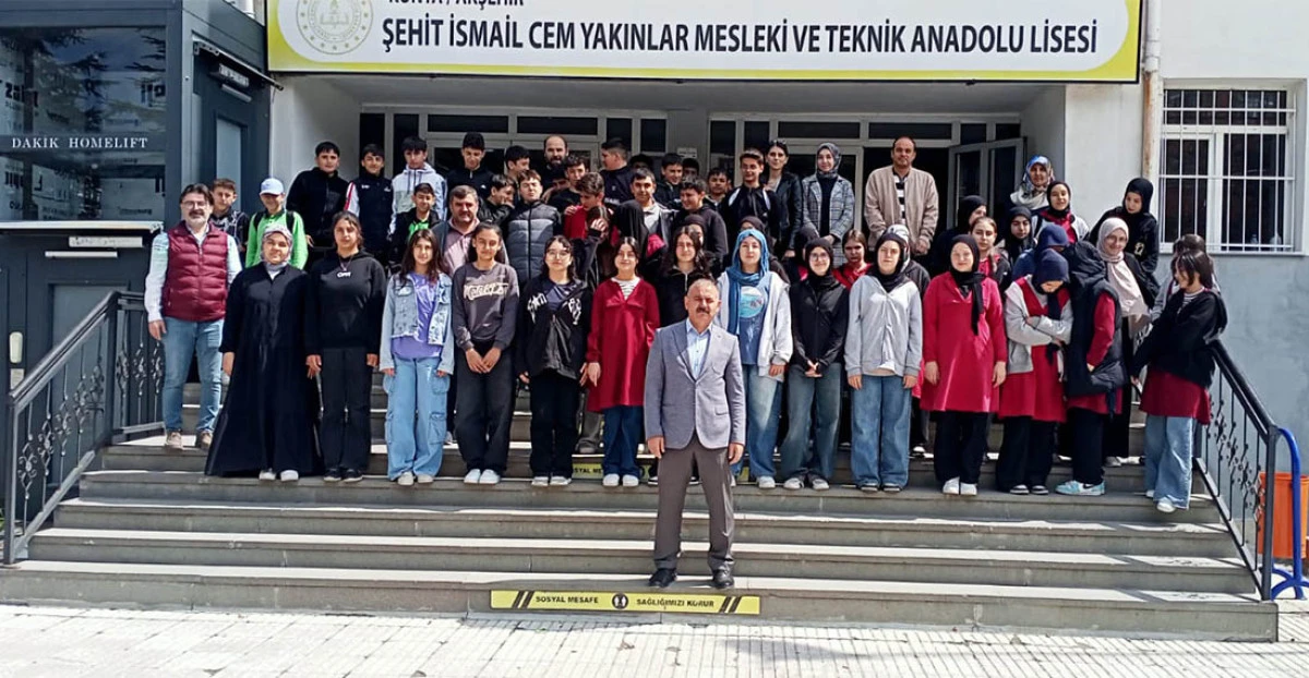 Ortaokul Öğrencilerinden Şehit İsmail Cem Yakınlar Mesleki ve Teknik Anadolu Lisesi’ne Ziyaret