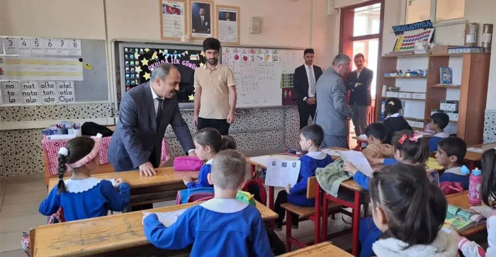 Müdür İşcan'dan Birinci Sınıflara Yakın Takip