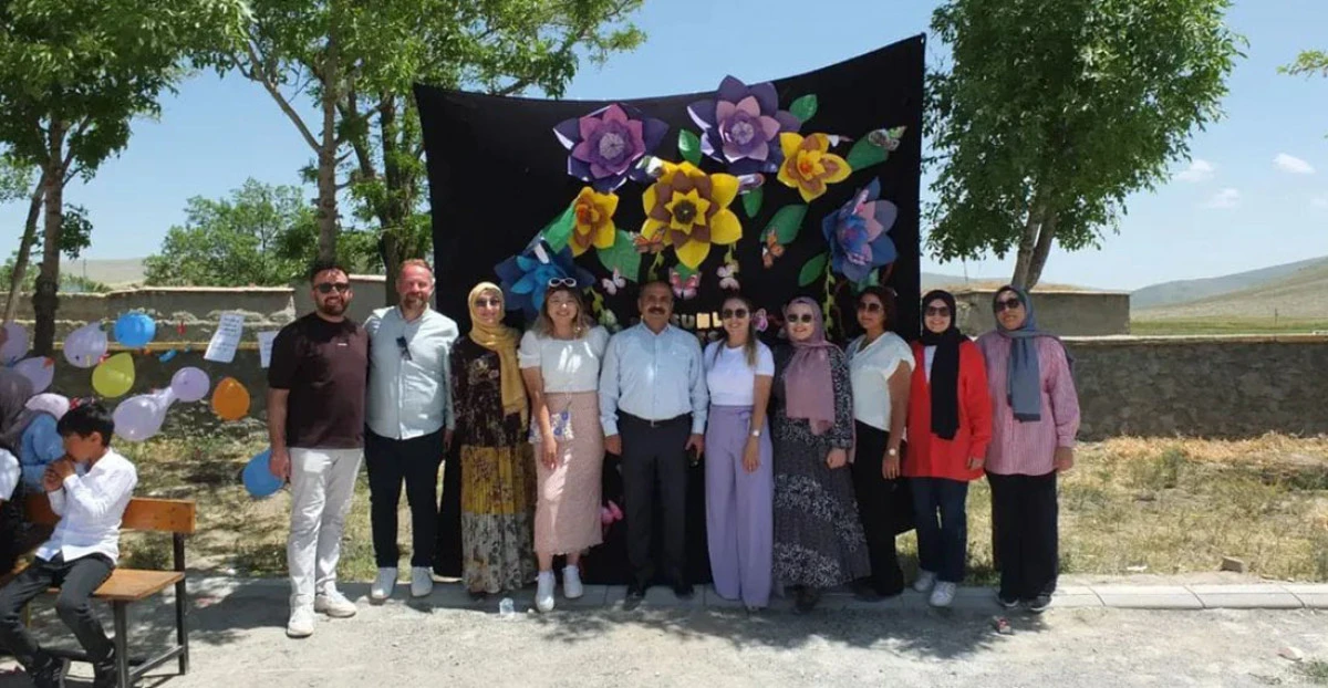 Yunak Hursunlu İlkokulu ve Ortaokulu’nda Renkli Kermes Etkinliği
