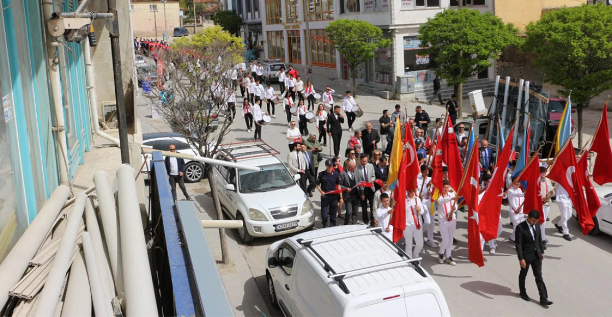 Yunak'ta Gençlik Haftası Kutlamaları Başladı 